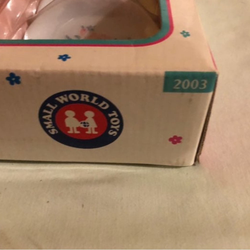 Fine Porcelain Mini Tea Set - Picture 2 of 6